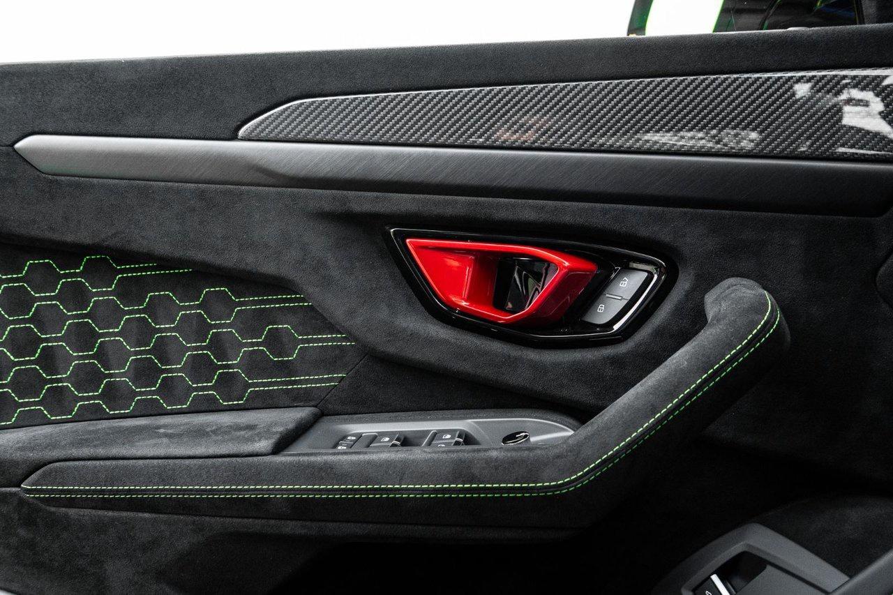 2024 Lamborghini Urus Performante Photo