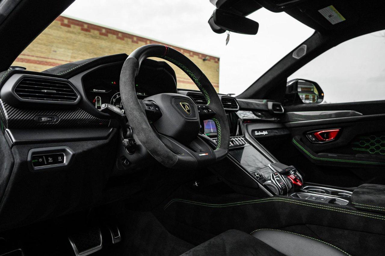 2024 Lamborghini Urus Performante Photo