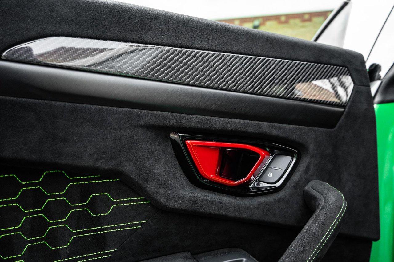 2024 Lamborghini Urus Performante Photo