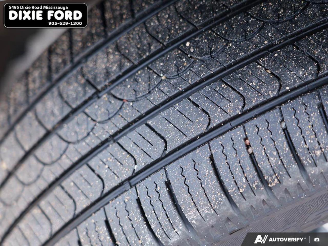 2020 Ford Escape Titanium Hybrid Photo