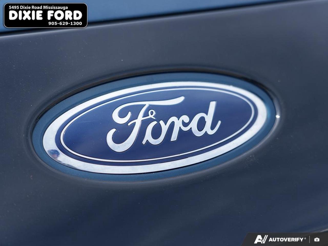 2020 Ford Escape Titanium Hybrid Photo