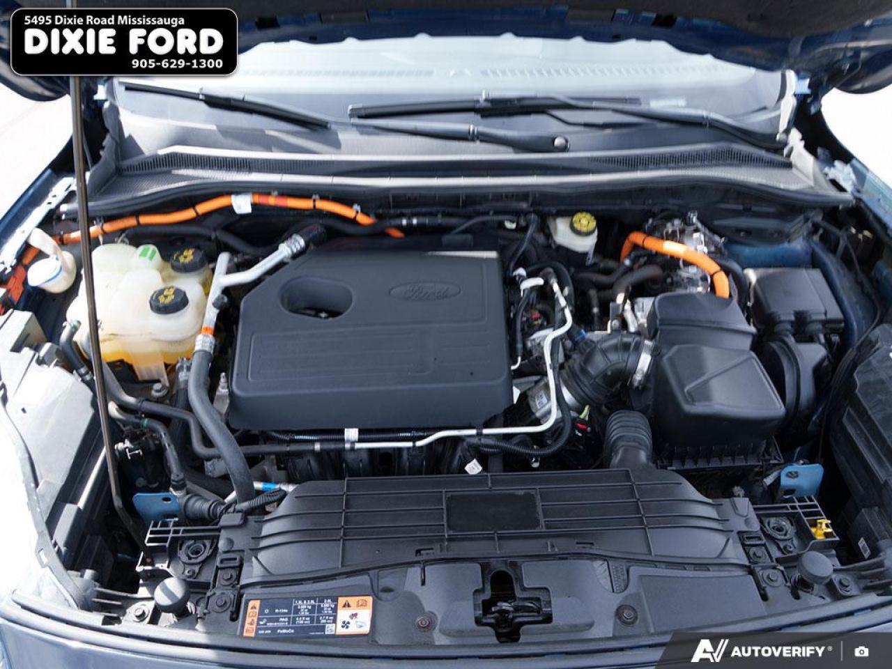 2020 Ford Escape Titanium Hybrid Photo