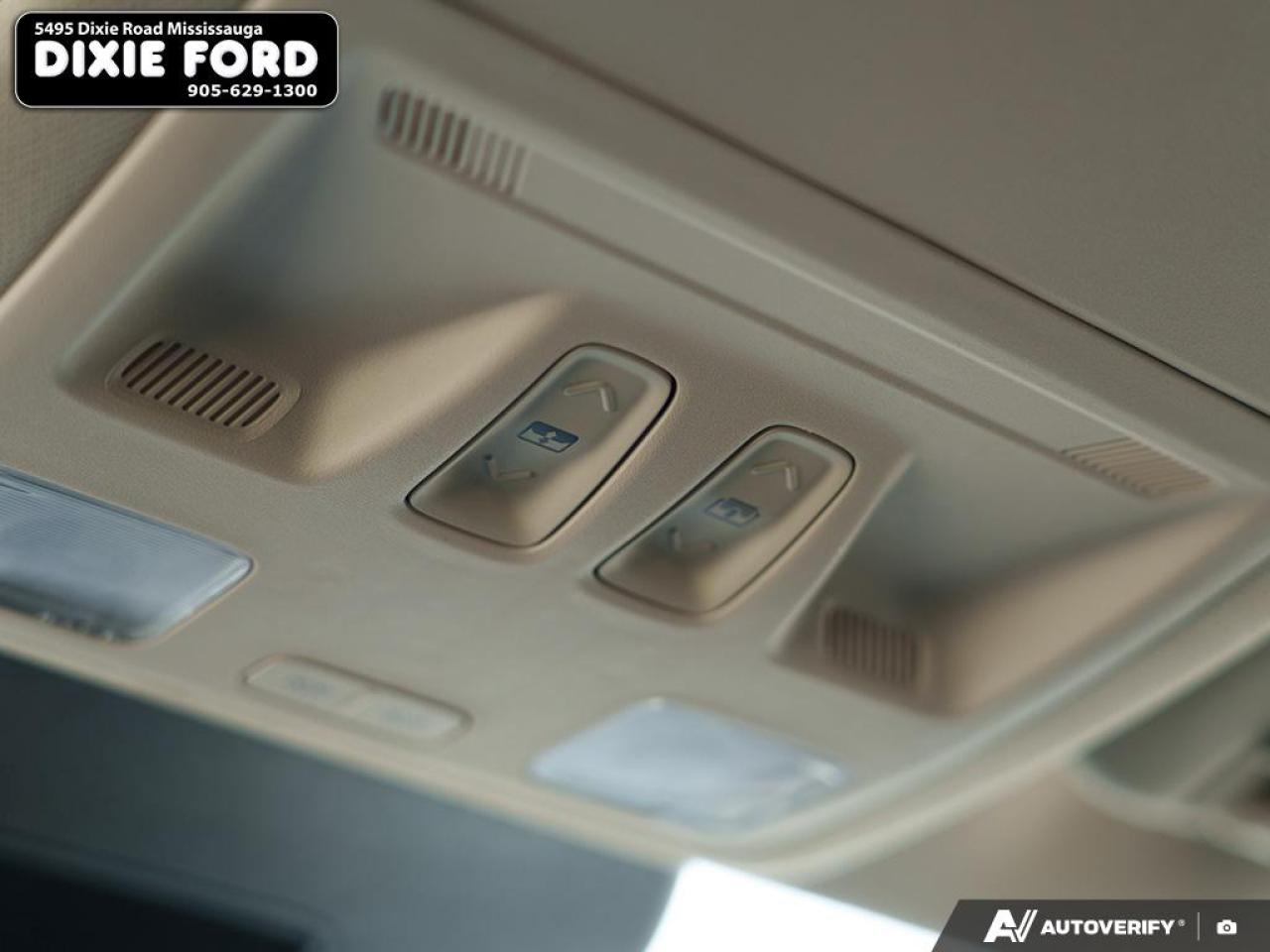 2020 Ford Escape Titanium Hybrid Photo