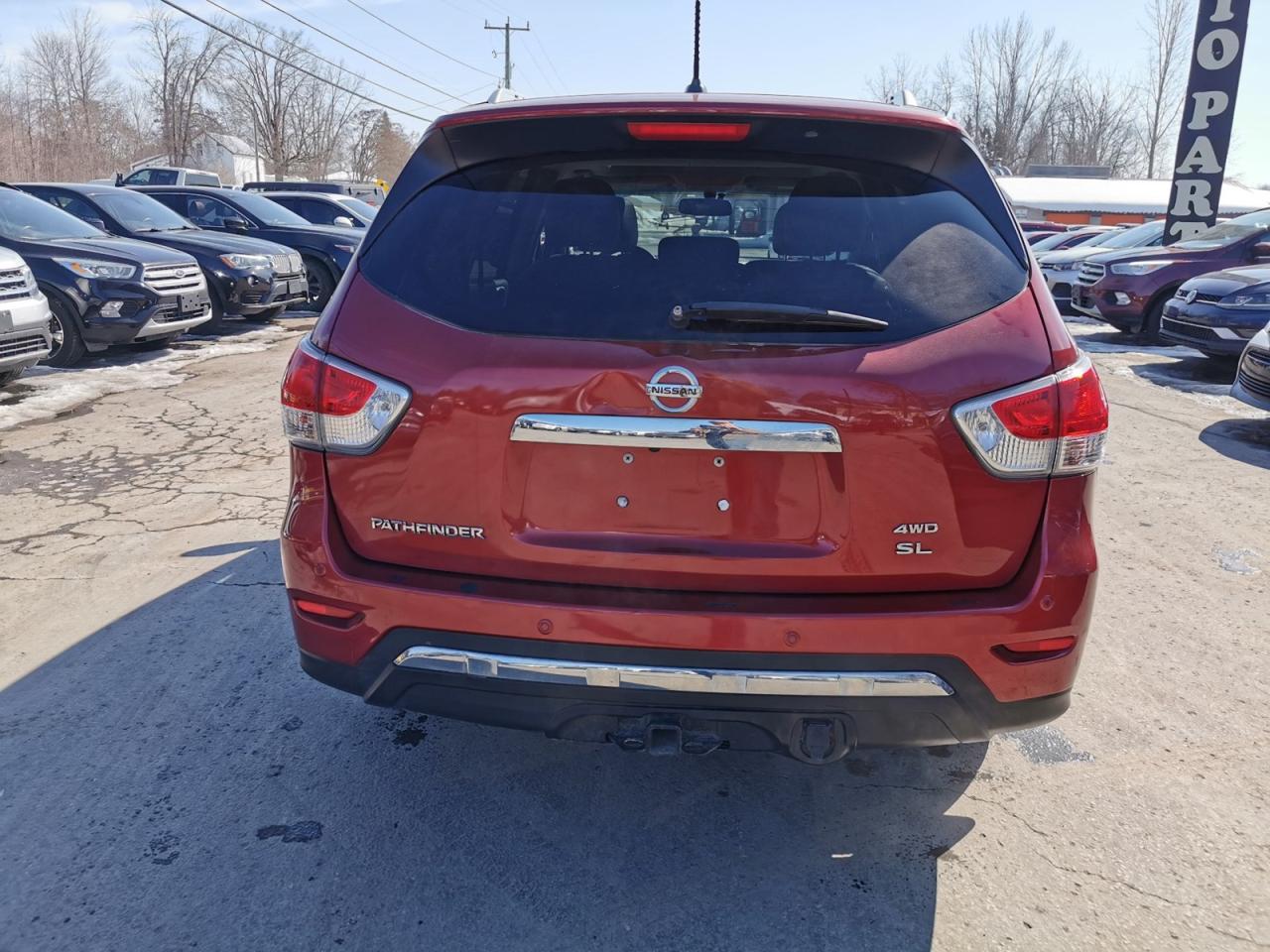 2015 Nissan Pathfinder SL 4WD Photo