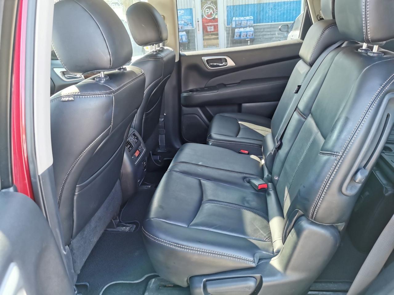 2015 Nissan Pathfinder SL 4WD Photo