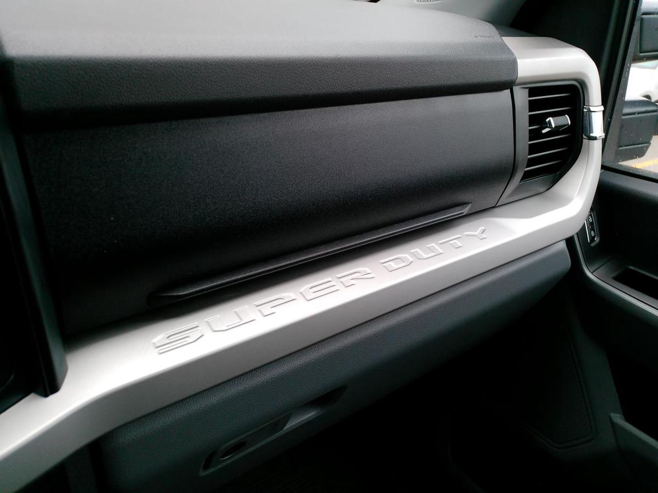 2023 Ford F-250 Super Duty SRW XLT 4WD CREW CAB 6.75' BOX Photo4