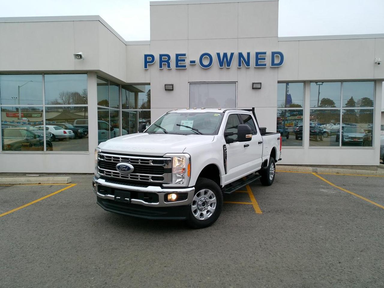 Used 2023 Ford F-250 Super Duty SRW XLT 4WD REG CAB 8' BOX for sale in Niagara Falls, ON