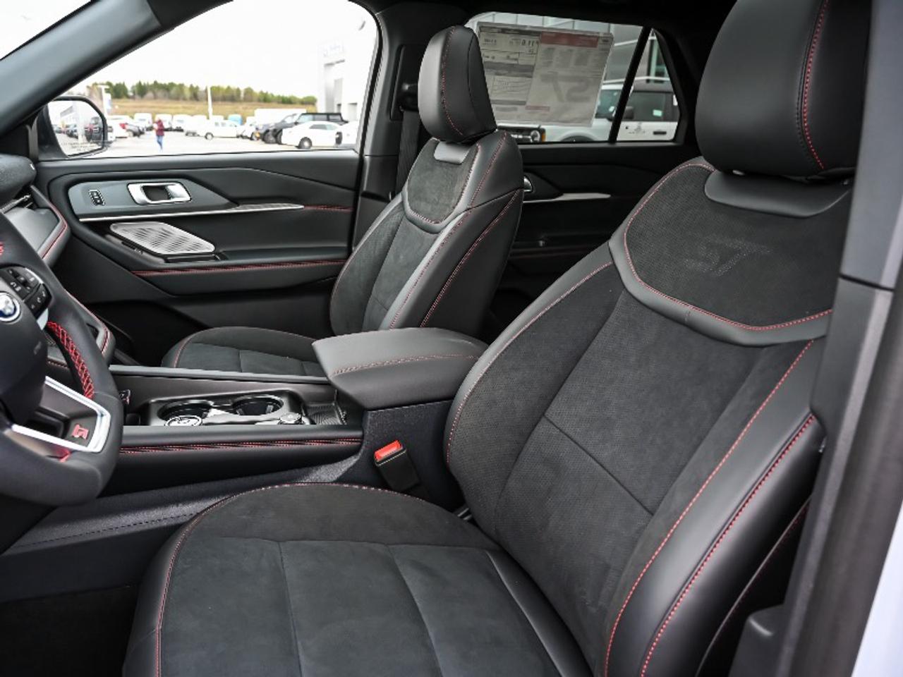 2026 Ford Explorer ST Photo