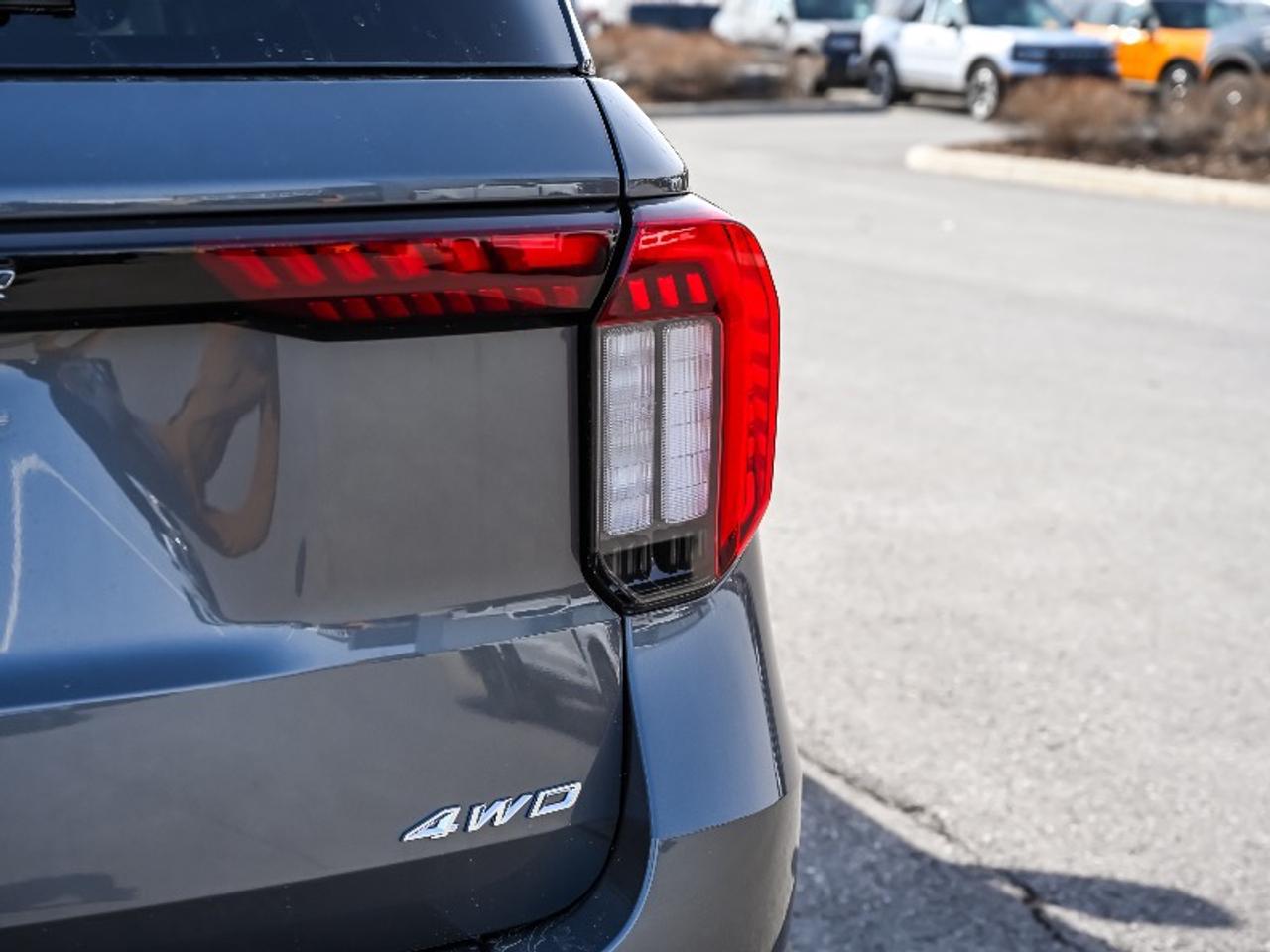 2026 Ford Explorer Active w/200A Pkg Photo4