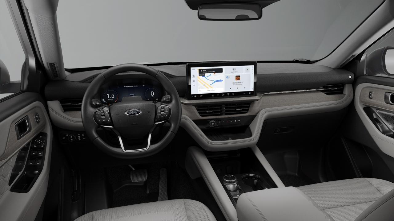 2026 Ford Explorer Platinum Photo