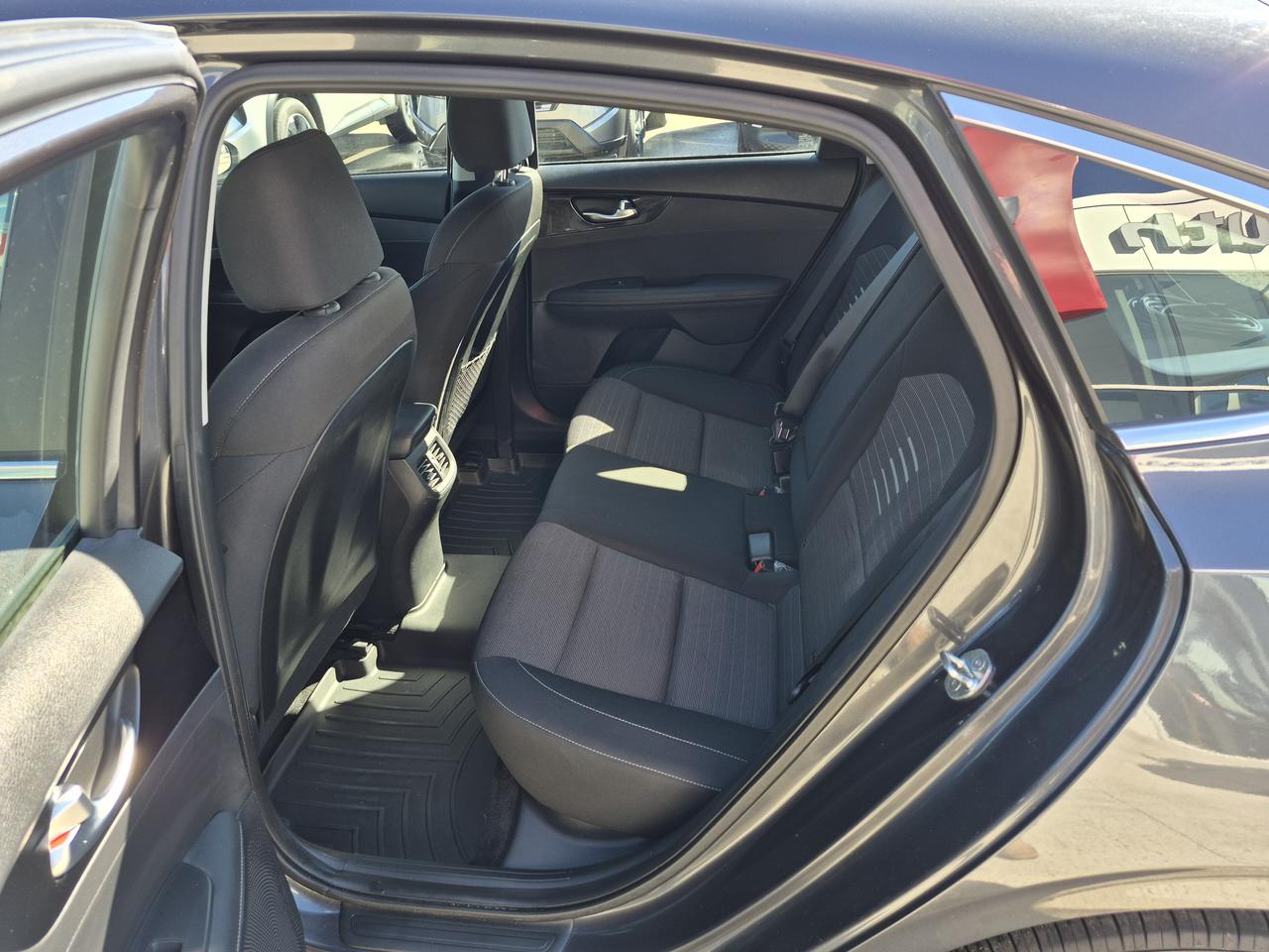 2021 Kia Forte5 EX HEATED SEATS AND WHEEL, REMOTE START Photo