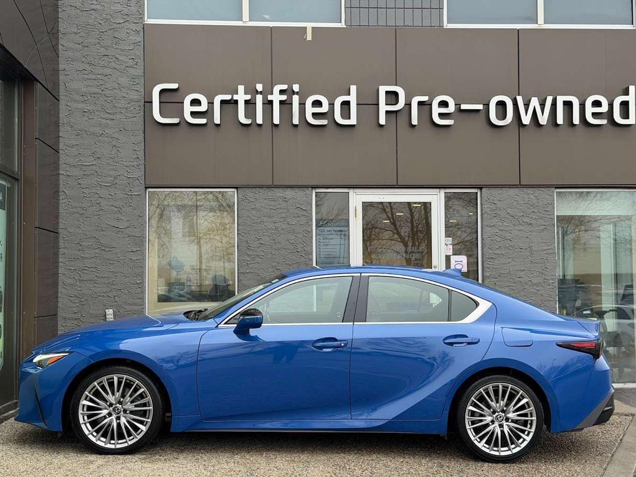 This ACCIDENT FREE Lexus IS300 PREMIUM comes fully loaded with a reliable and responsive 2.0L TURBOCHARGED motor, automatic transmission with selectable drive modes, an amazing ALL WHEEL DRIVE system, 19-inch alloy wheels, power sunroof, Blind Spot Detection system, adaptive cruise control, heated steering wheel, auto-dimming rearview mirror and much more!!!