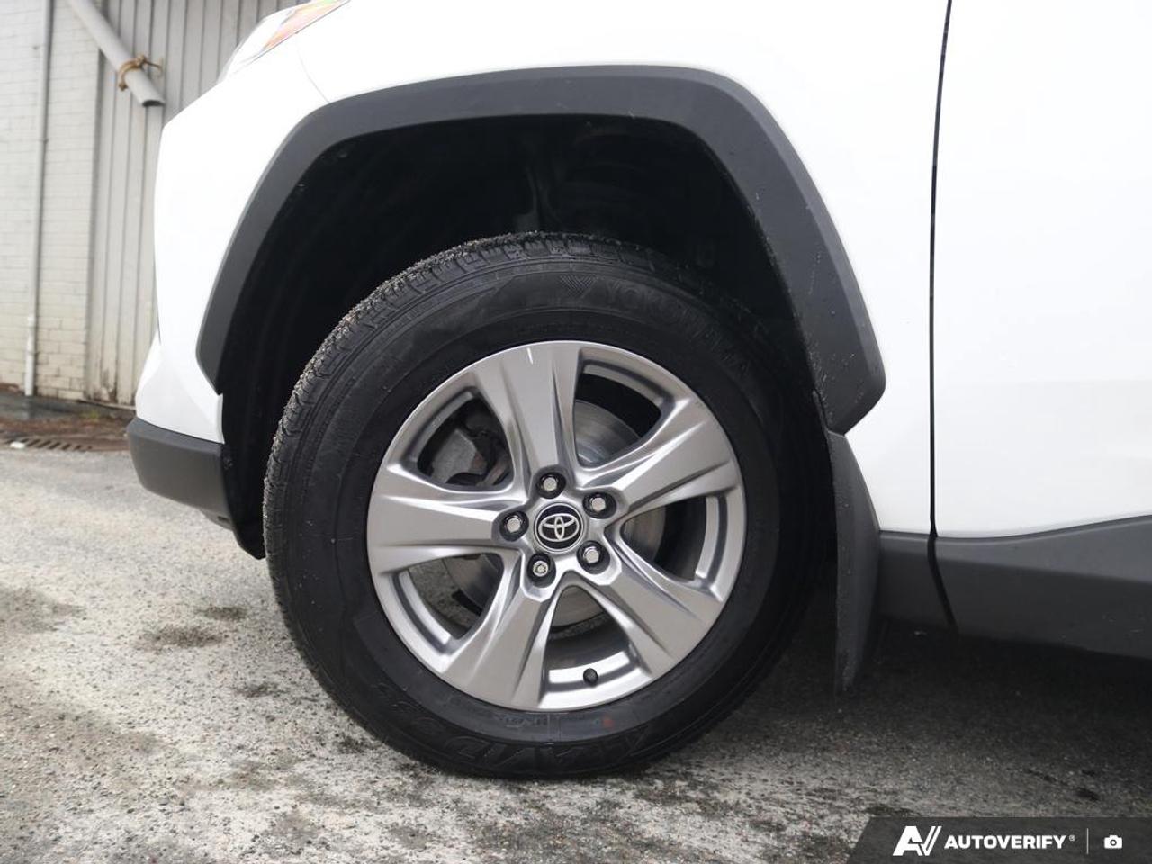 2022 Toyota RAV4 XLE Photo