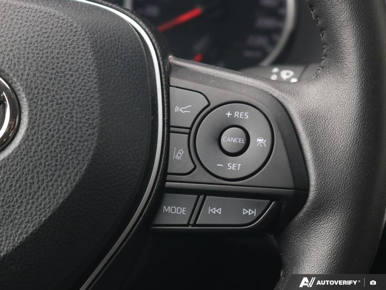 2022 Toyota RAV4 XLE Photo