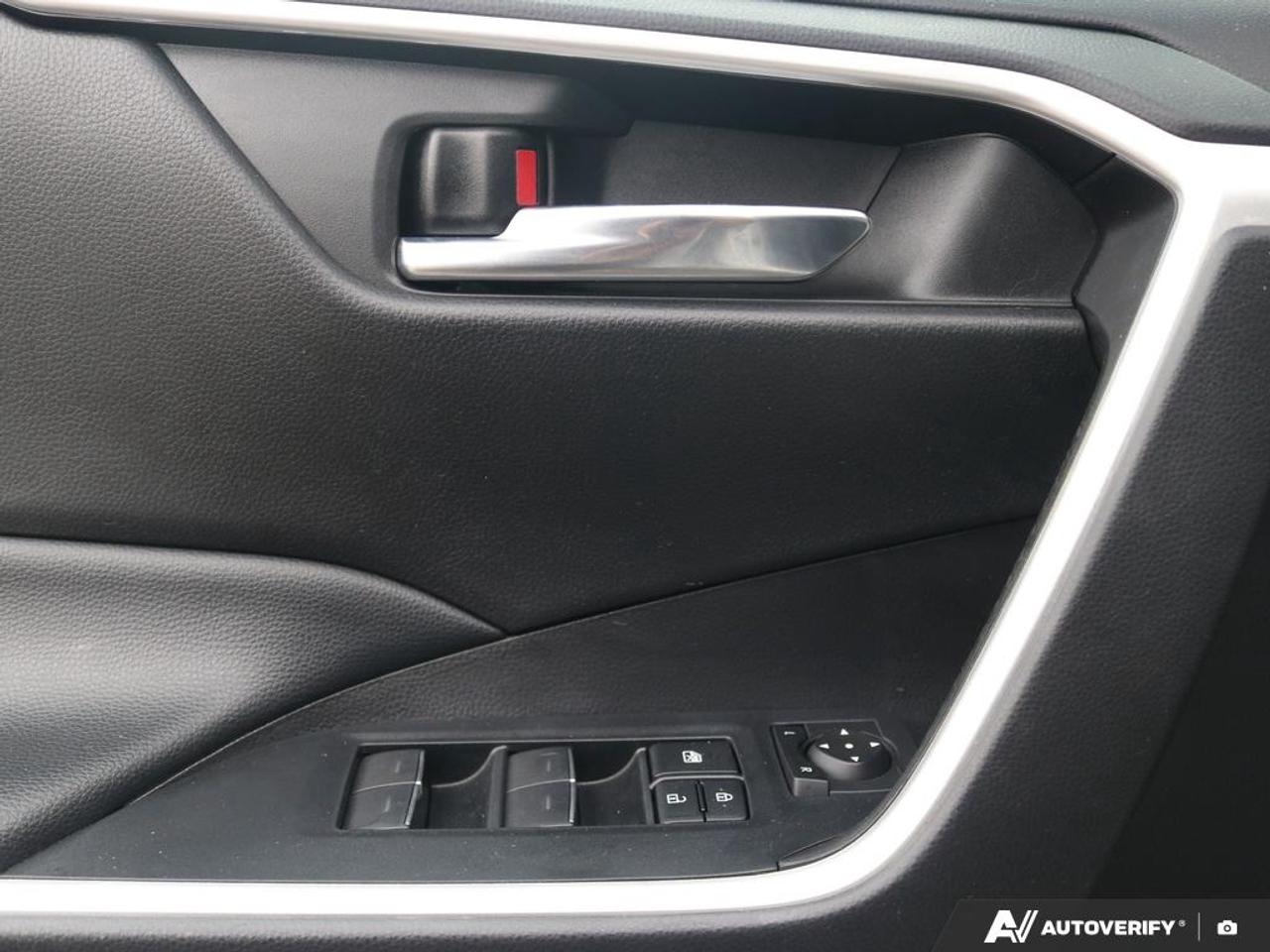 2022 Toyota RAV4 XLE Photo