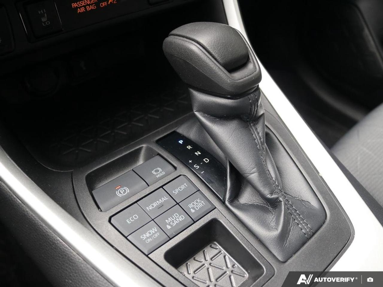 2022 Toyota RAV4 XLE Photo