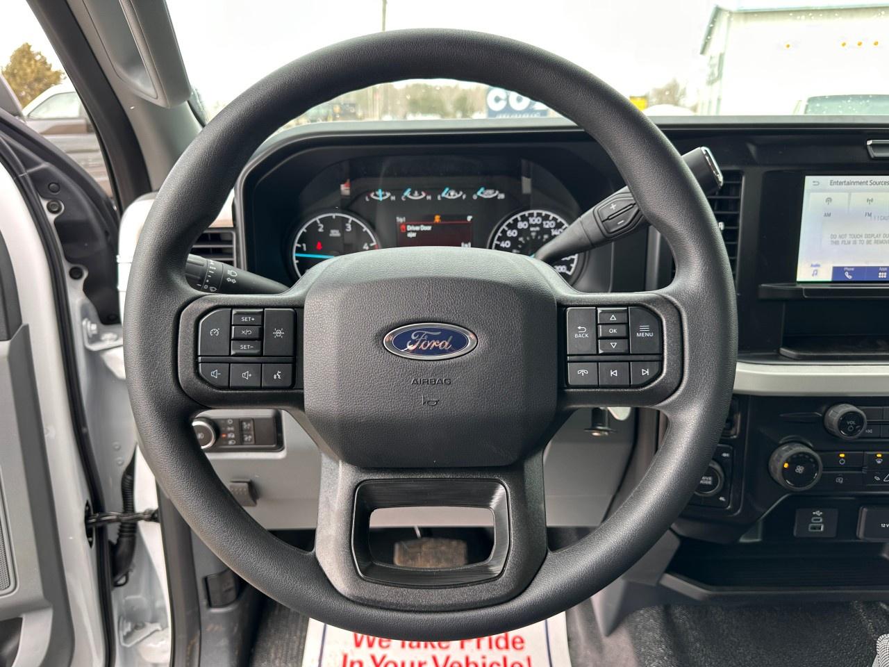 2026 Ford F-550 Super Duty DRW XL 4WD REG CAB 169" WB 84" CA Photo