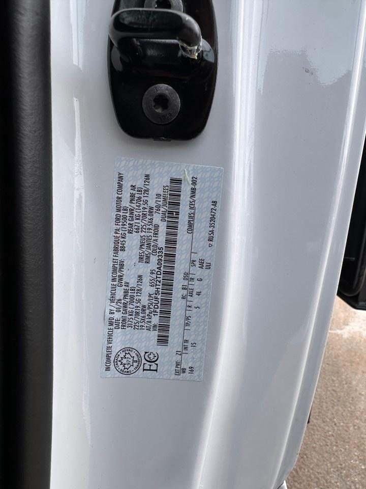 2026 Ford F-550 Super Duty DRW XL 4WD REG CAB 169" WB 84" CA Photo