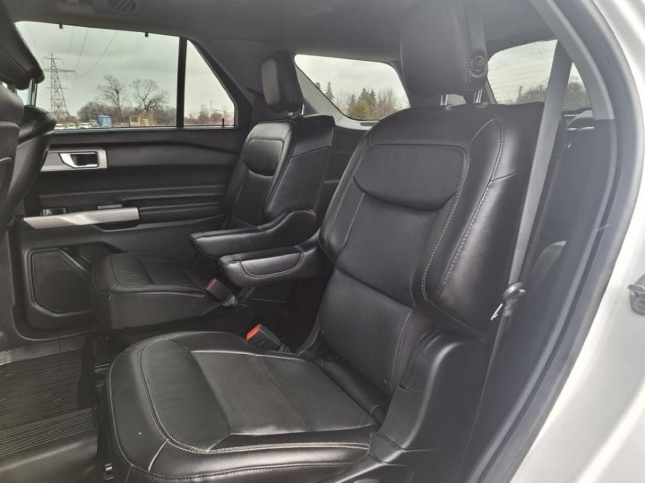 2020 Ford Explorer Limited 4WD | Leather | Heated + Cooled Seats | 360 Camera | Sunroof | Tow Pkg | and More ! Photo