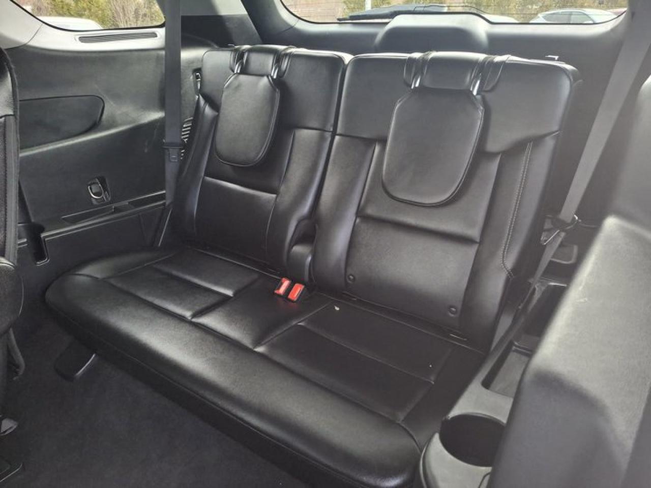 2020 Ford Explorer Limited 4WD | Leather | Heated + Cooled Seats | 360 Camera | Sunroof | Tow Pkg | and More ! Photo