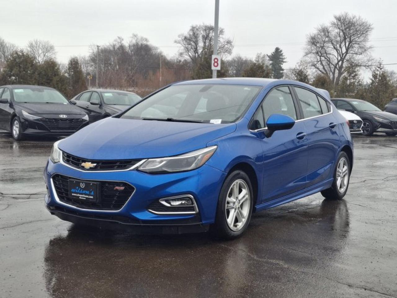2017 Chevrolet Cruze LT Hatchback | RS Pkg | Sunroof | Power Seat | Heated Seats | Rear Camera and More ! Photo