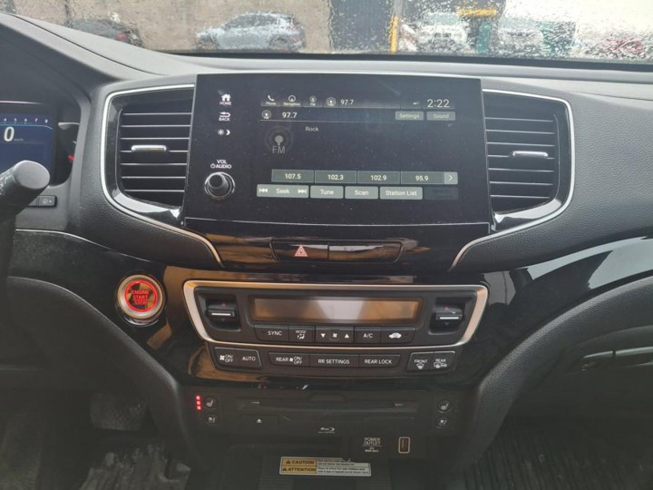 2019 Honda Pilot Touring AWD | Leather | Sunroof | Nav | DVD | Rear Camera | Heated Seats | CarPlay + Android & More! Photo3