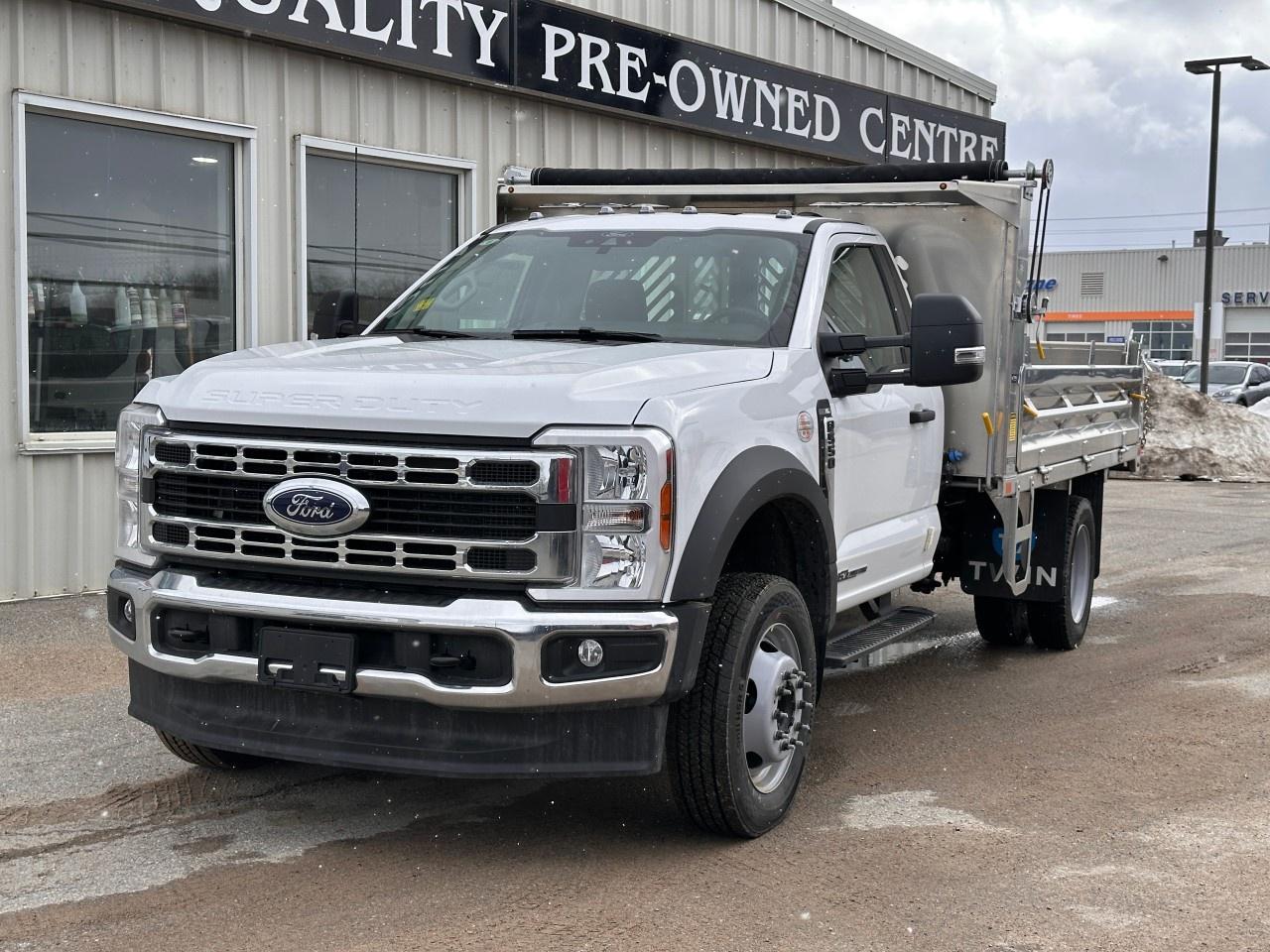 2026 Ford F-550 Super Duty DRW XL 4WD REG CAB 169" WB 84" CA Photo