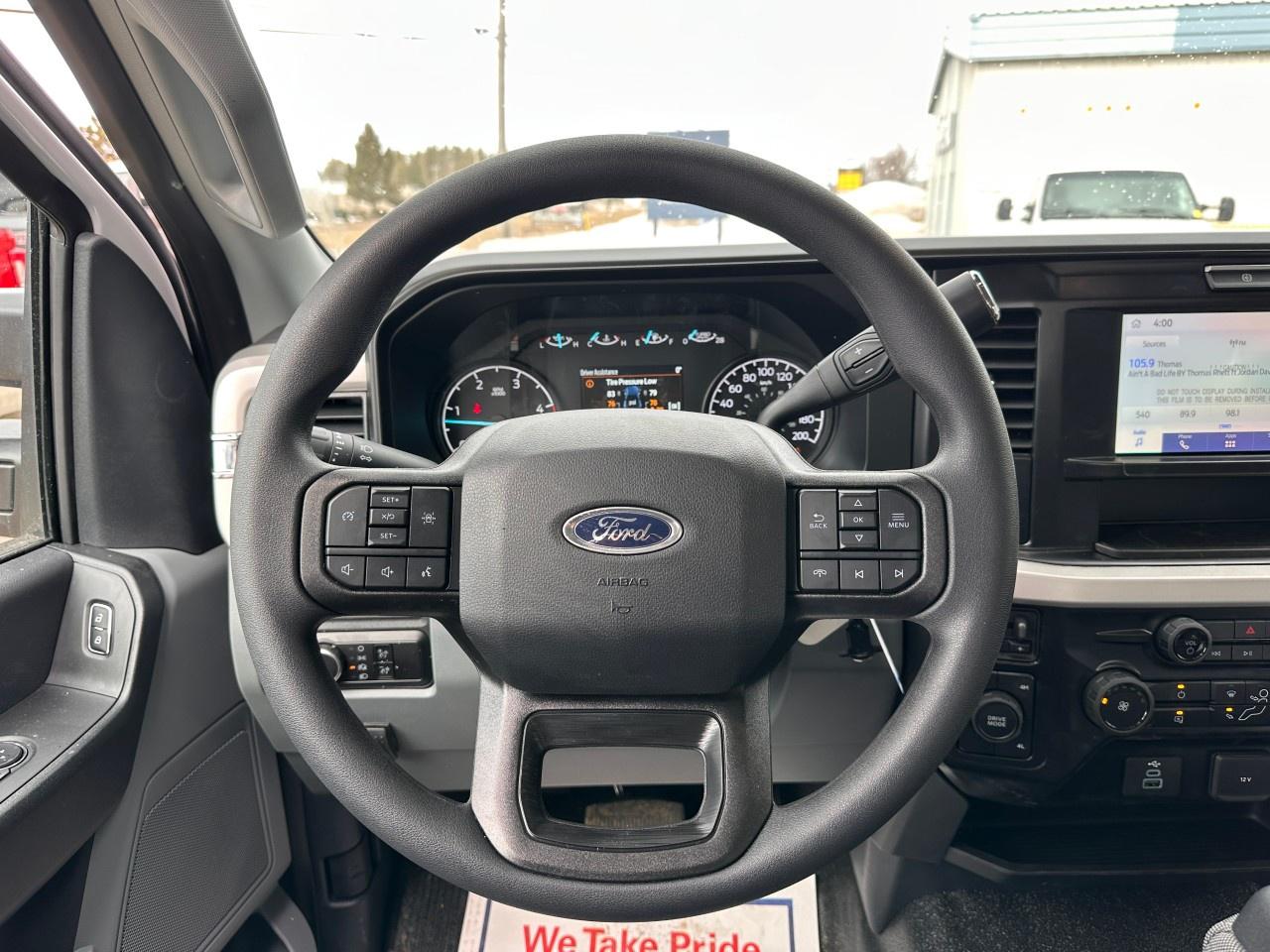 2026 Ford F-550 Super Duty DRW XL 4WD REG CAB 169" WB 84" CA Photo