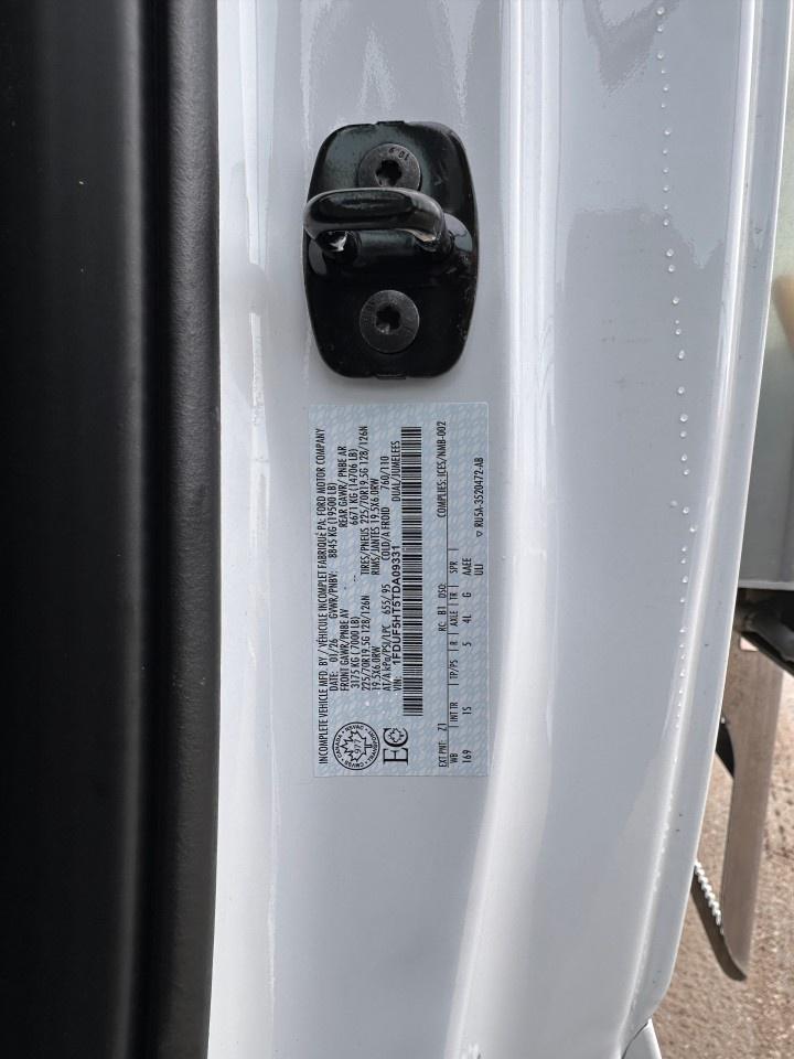 2026 Ford F-550 Super Duty DRW XL 4WD REG CAB 169" WB 84" CA Photo