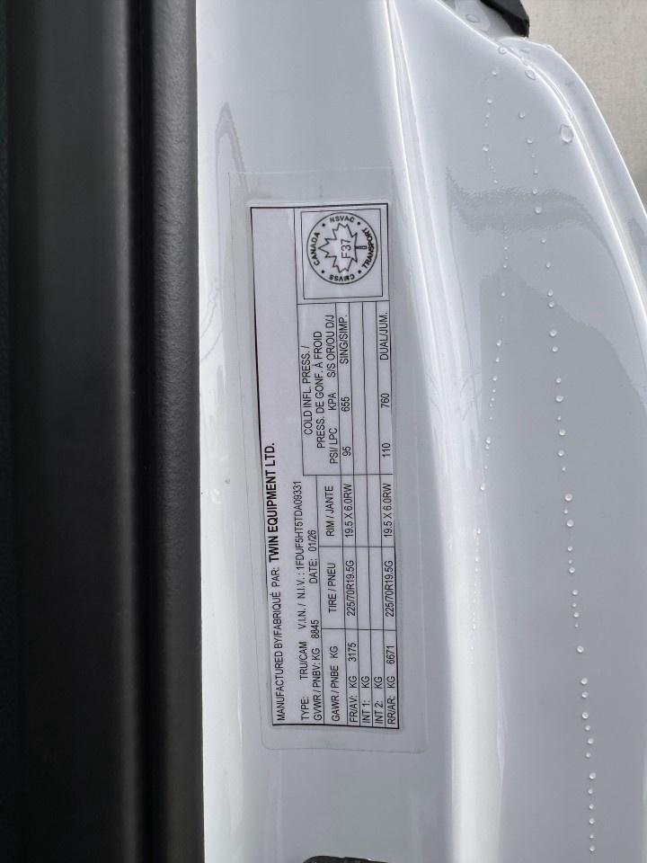 2026 Ford F-550 Super Duty DRW XL 4WD REG CAB 169" WB 84" CA Photo