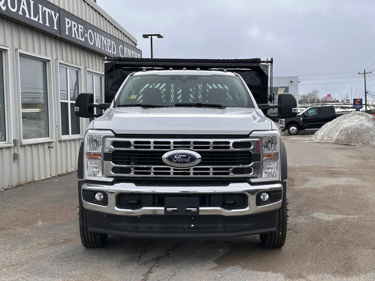 2026 Ford F-550 Super Duty DRW XL 4WD REG CAB 169" WB 84" CA Photo