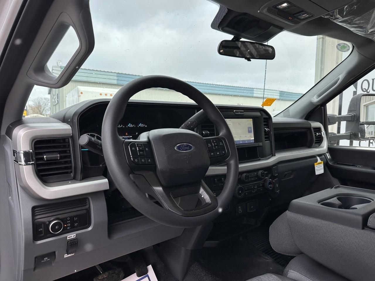 2026 Ford F-550 Super Duty DRW XL 4WD REG CAB 169" WB 84" CA Photo