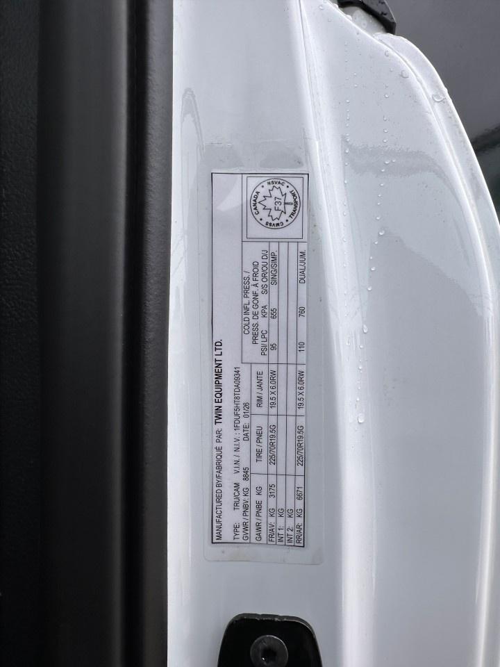 2026 Ford F-550 Super Duty DRW XL 4WD REG CAB 169" WB 84" CA Photo