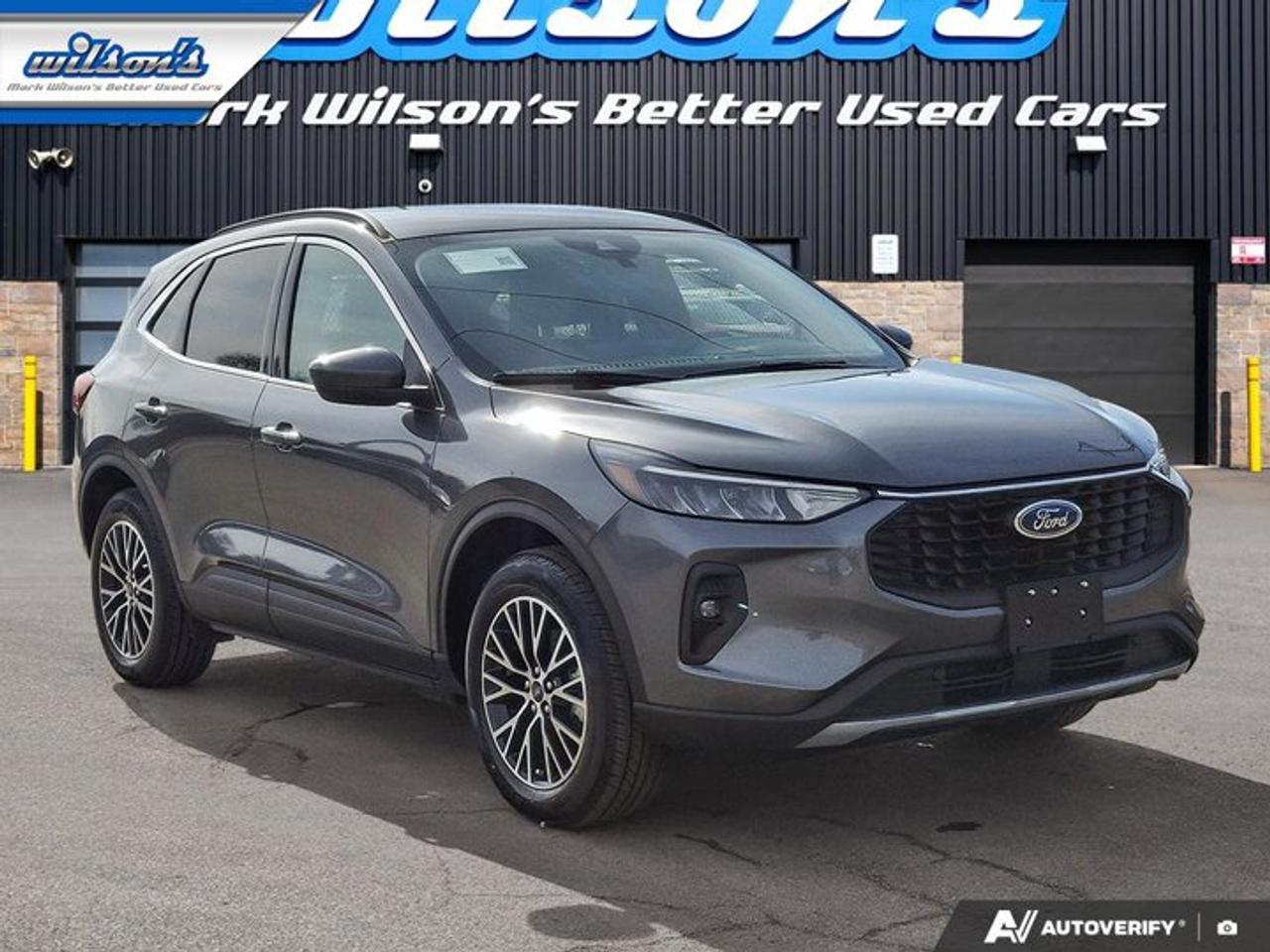2025 Ford Escape PHEV | Nav | Heated Wheel + Seats | Adaptive Cruise | CarPlay + Android | Rear Camera | and More ! Photo