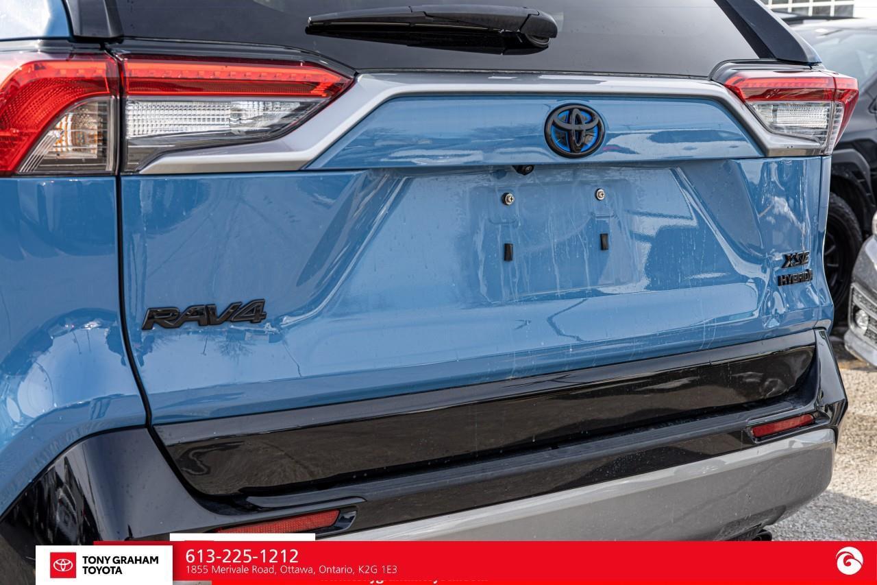 2023 Toyota RAV4 Hybrid XSE Photo
