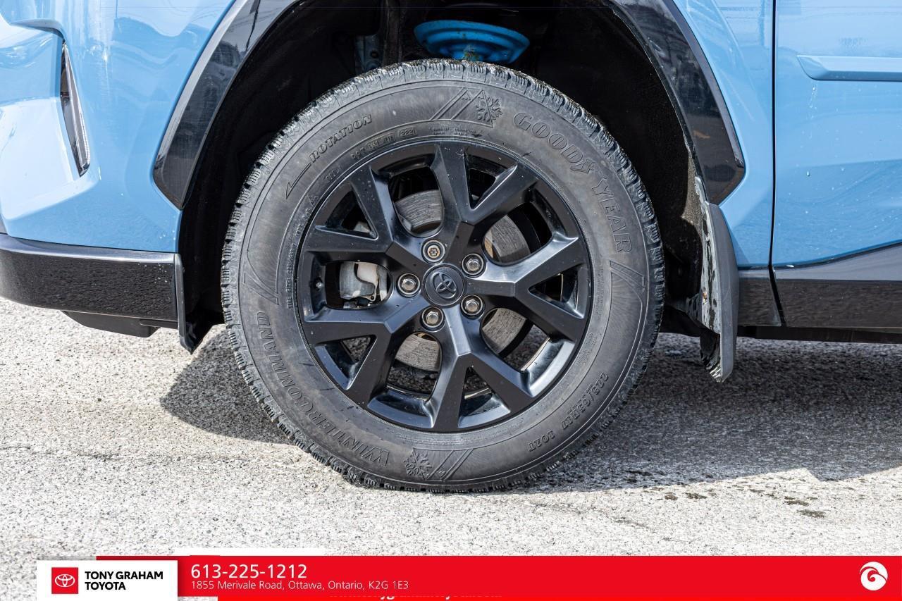 2023 Toyota RAV4 Hybrid XSE Photo