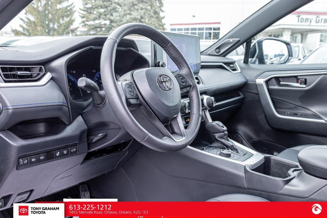 2023 Toyota RAV4 Hybrid XSE Photo