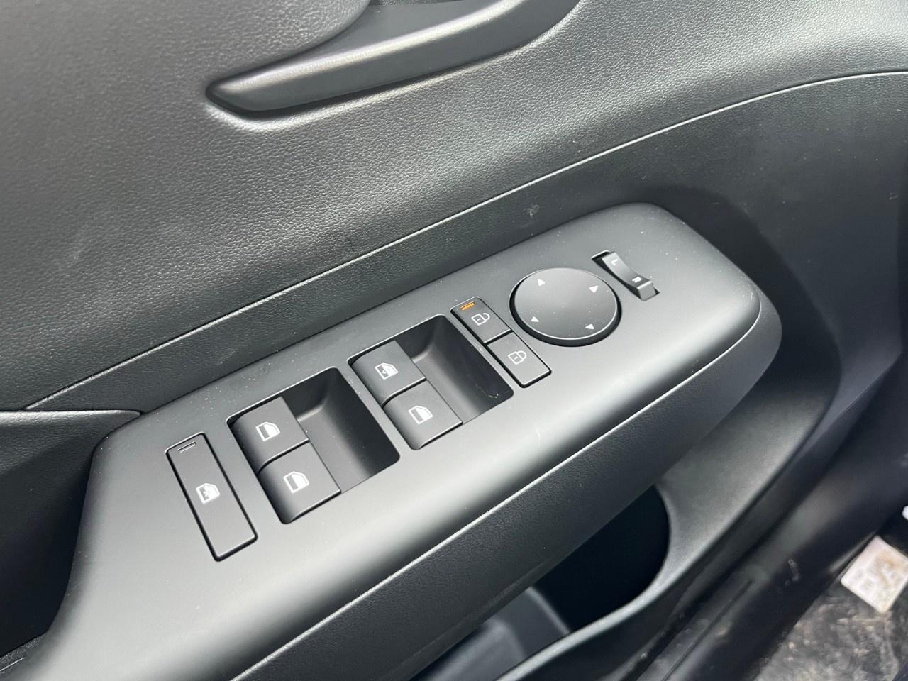 2026 Hyundai KONA 2.0L Essential AWD Photo