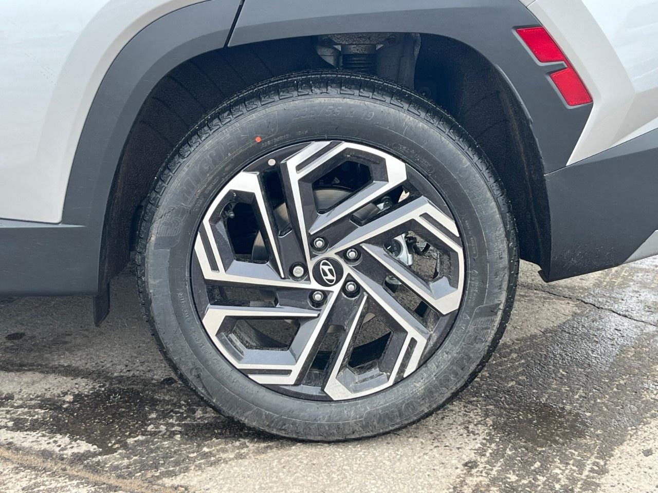 2026 Hyundai Tucson Hybrid Ultimate AWD Photo3