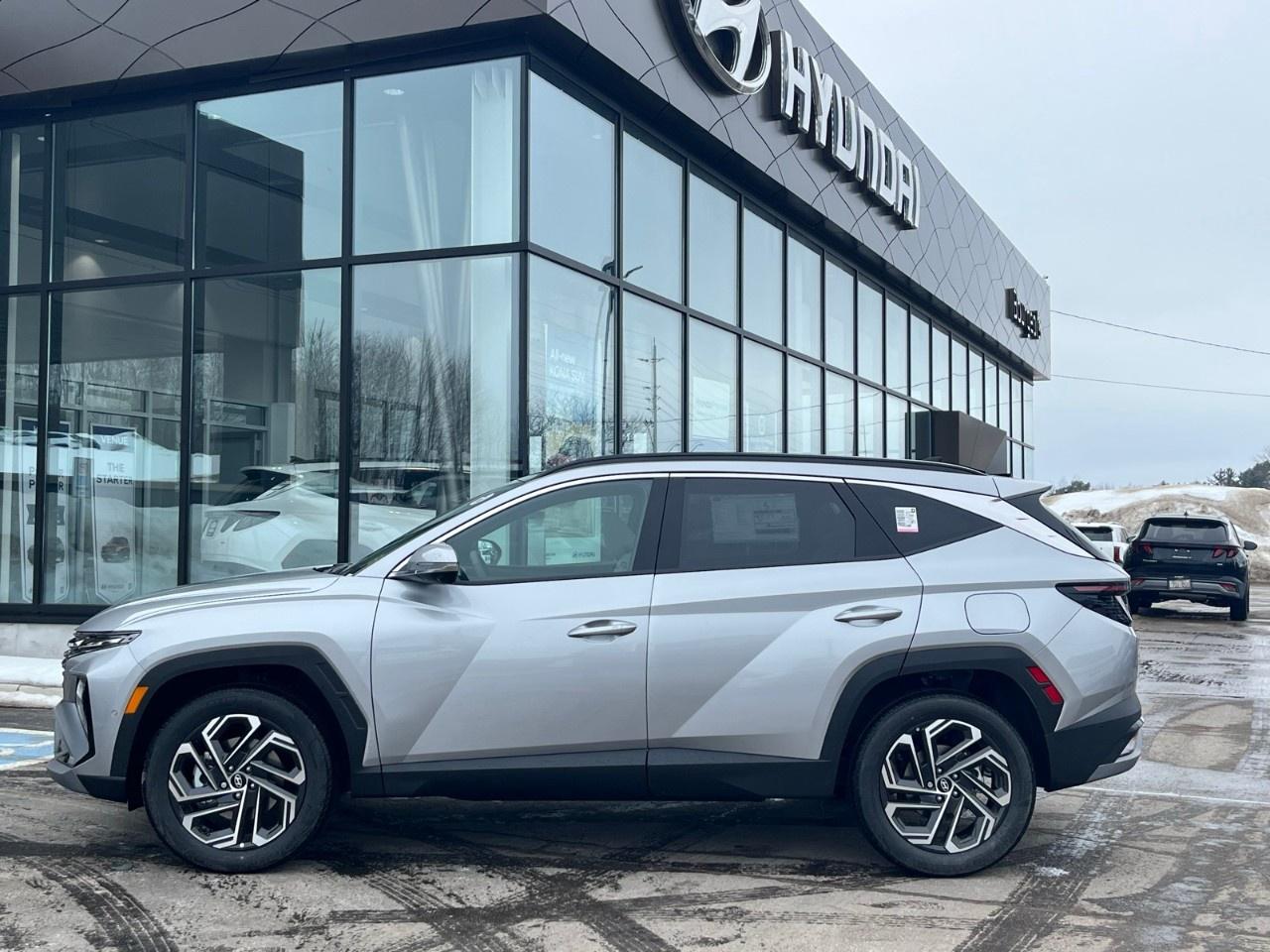 2026 Hyundai Tucson Hybrid Ultimate AWD Photo2