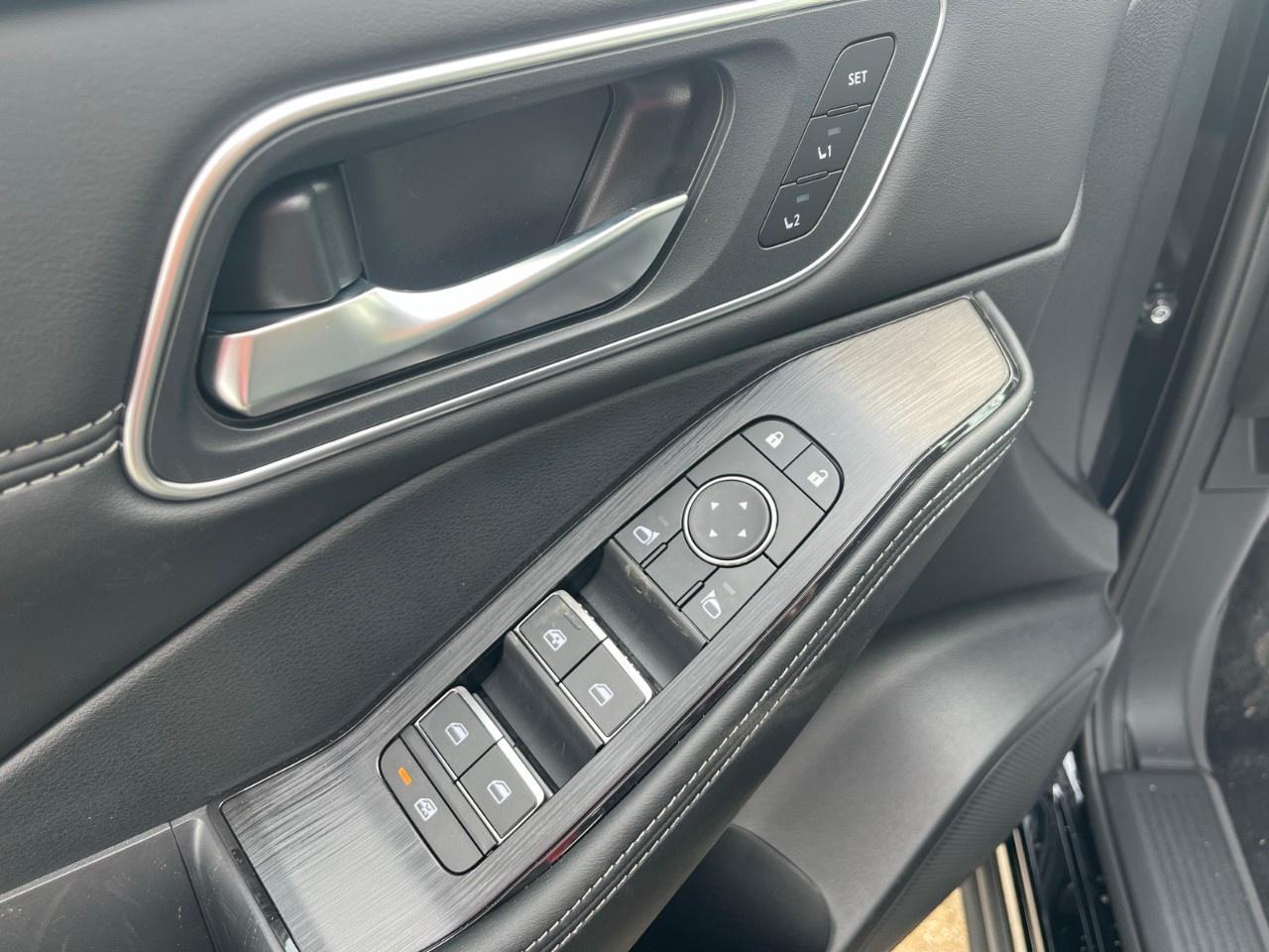 2026 Nissan Rogue AWD Platinum Photo