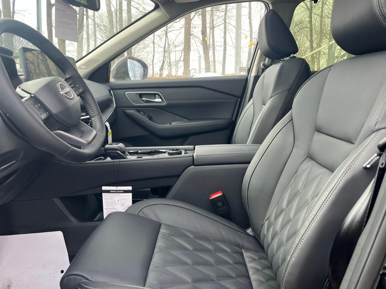 2026 Nissan Rogue AWD Platinum Photo