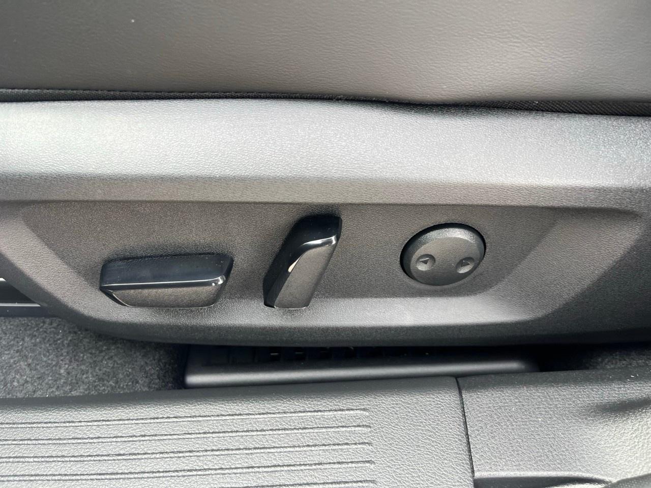 2026 Nissan Rogue AWD Platinum Photo