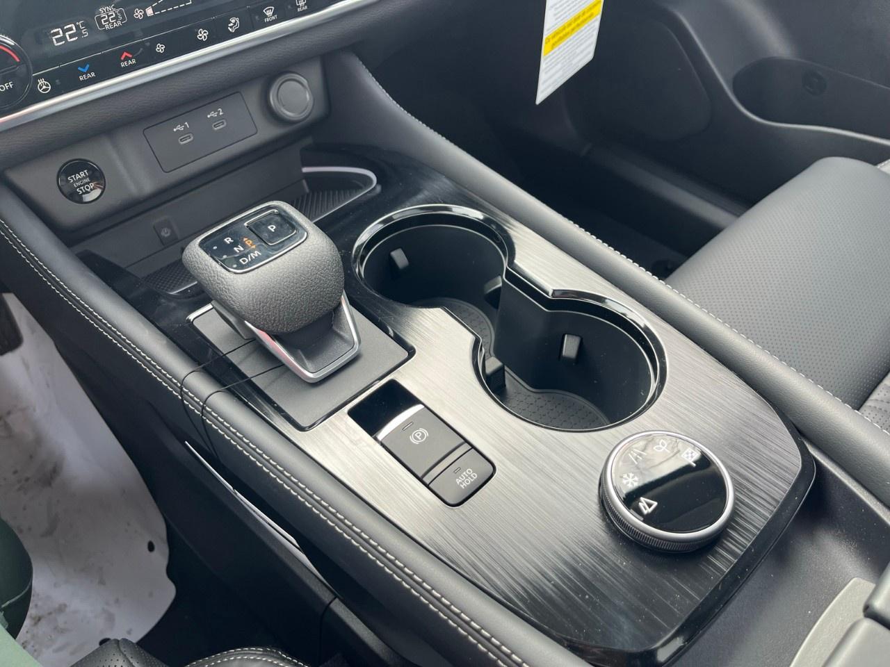 2026 Nissan Rogue AWD Platinum Photo