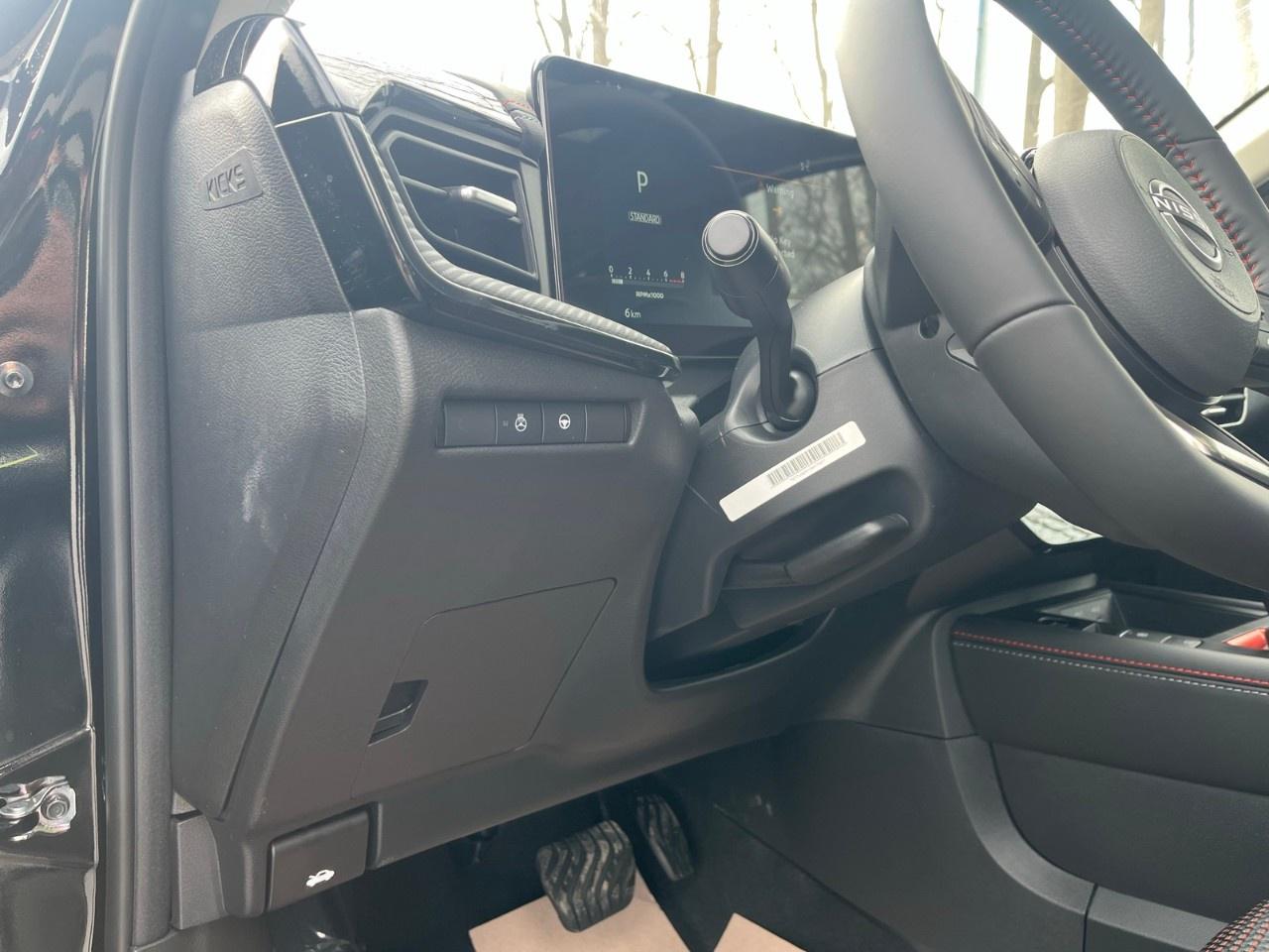 2026 Nissan Kicks SR AWD Photo