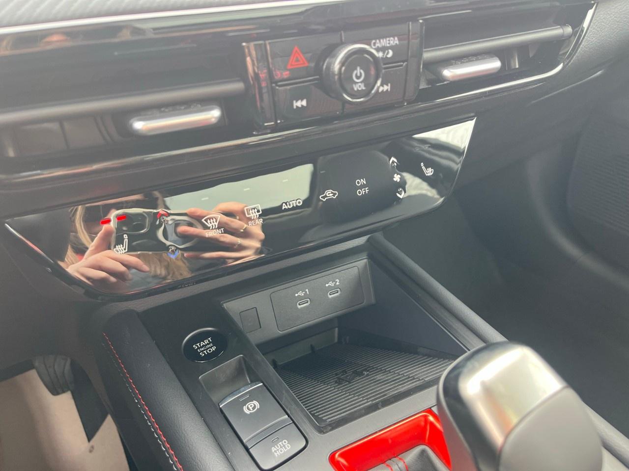 2026 Nissan Kicks SR AWD Photo