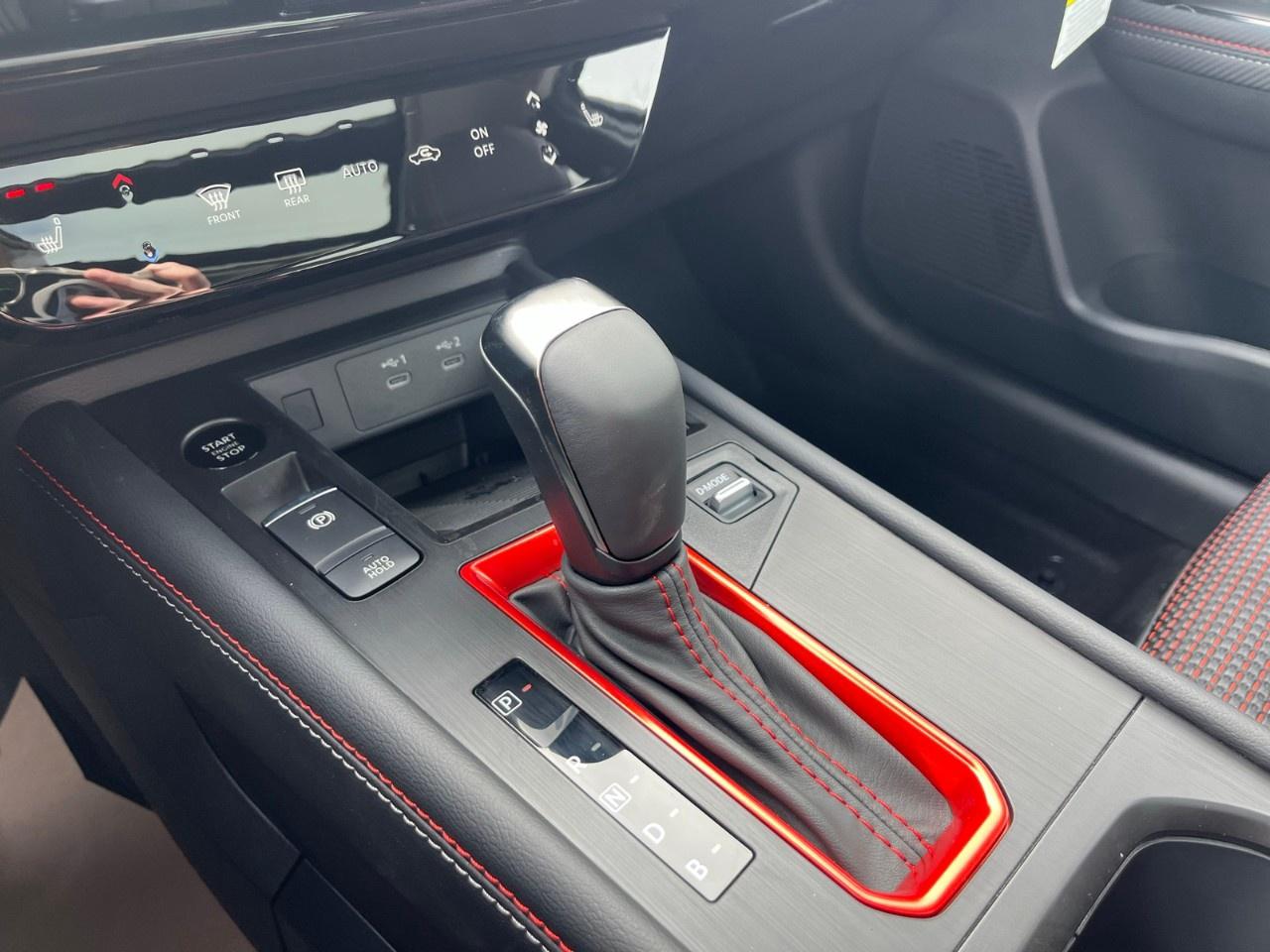 2026 Nissan Kicks SR AWD Photo