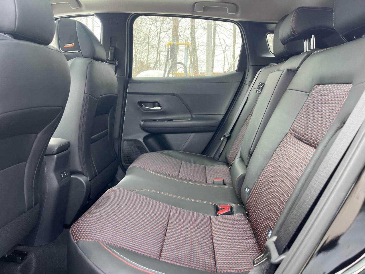 2026 Nissan Kicks SR AWD Photo