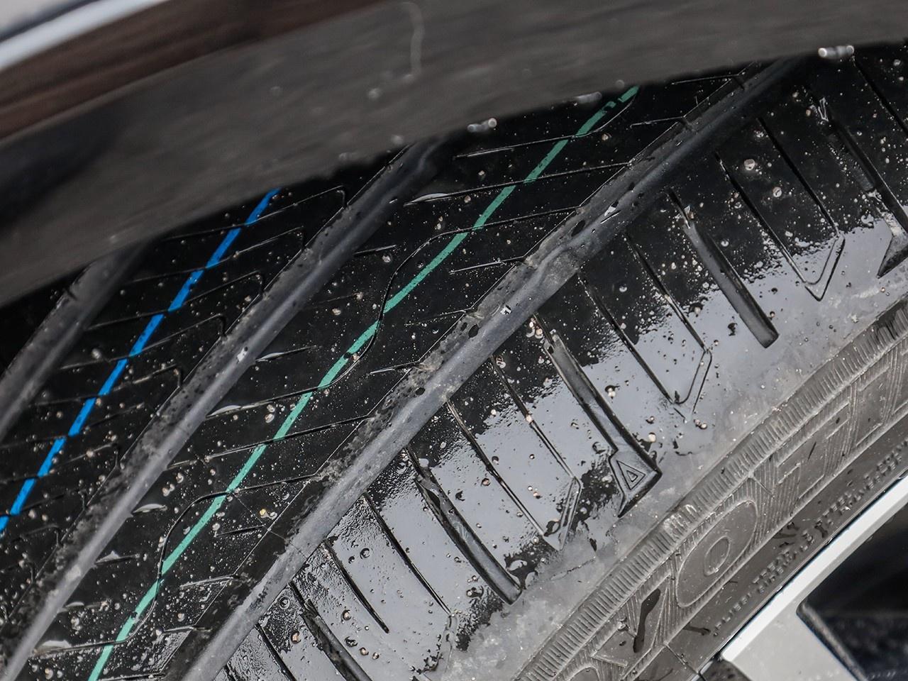 2026 Toyota Prius Plug-In Hybrid XSE $8000 IN TOTAL SAVINGS AVAILABLE!! Photo