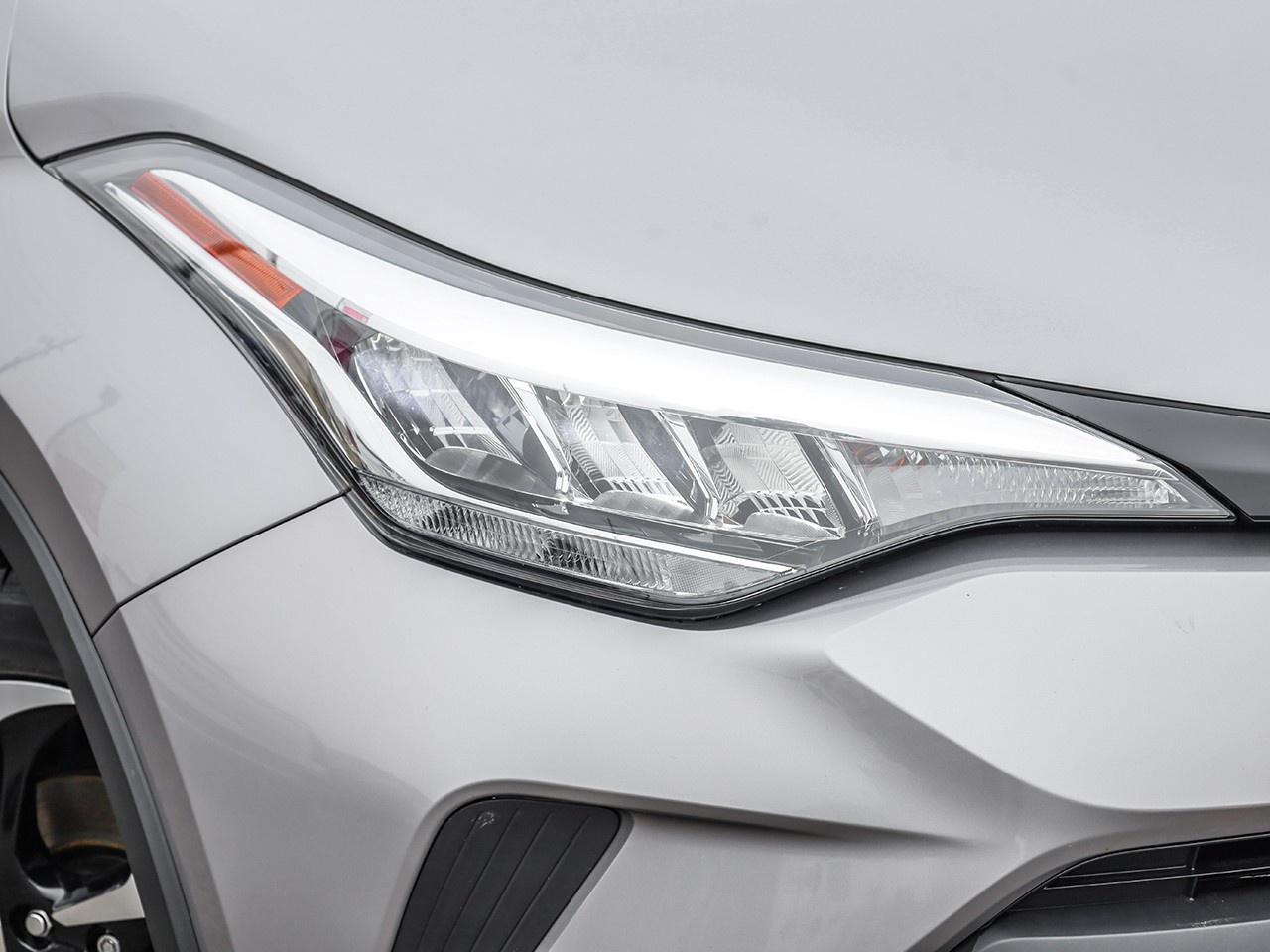 2020 Toyota C-HR LE Photo